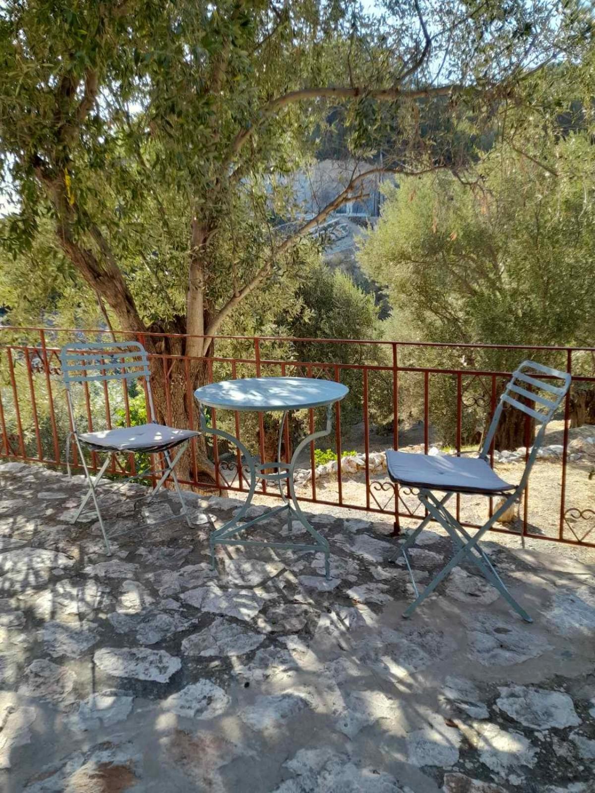Δωμάτια Κόκκινος Πύργος Plomari Exterior foto