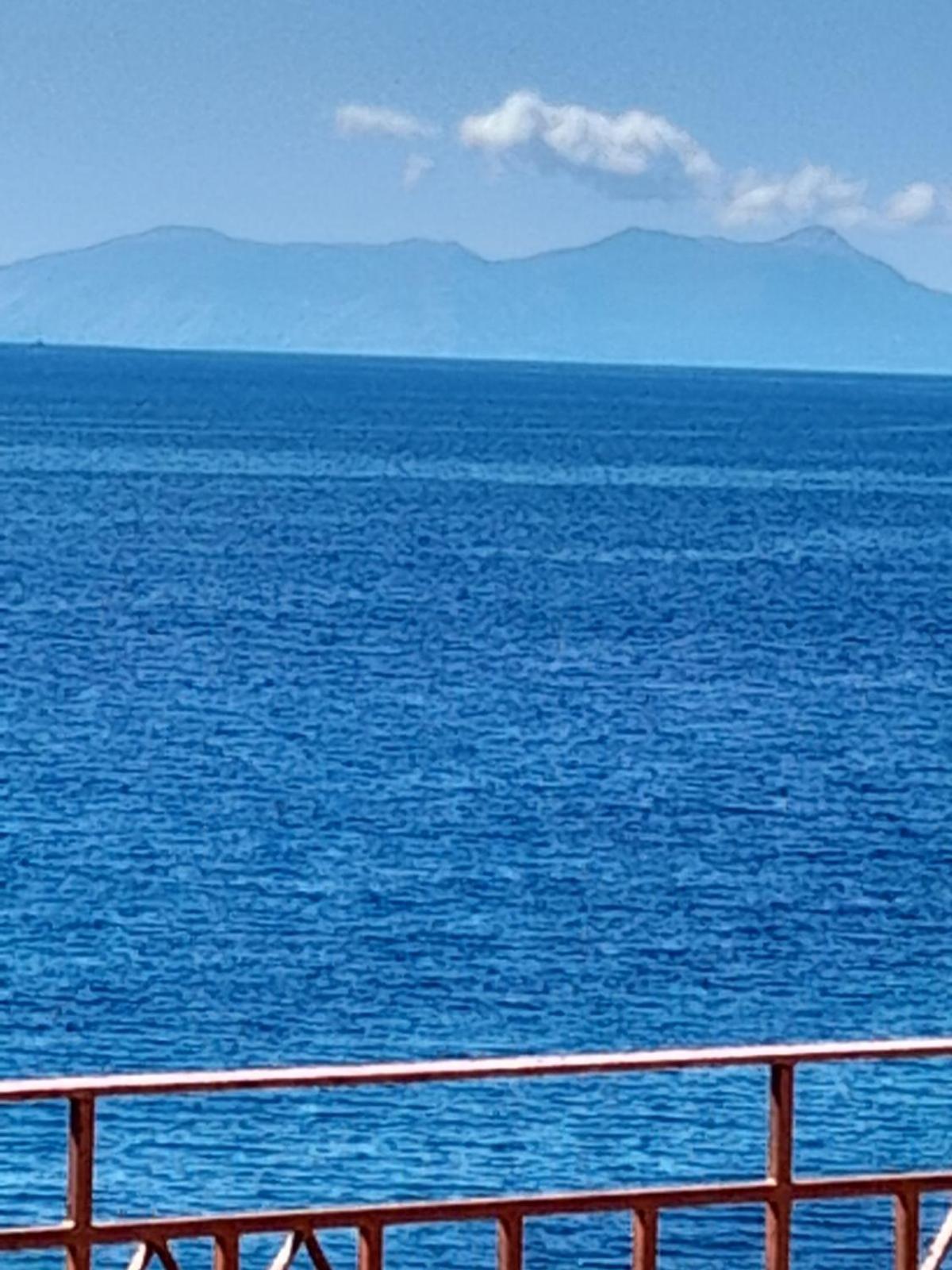 Δωμάτια Κόκκινος Πύργος Plomari Exterior foto