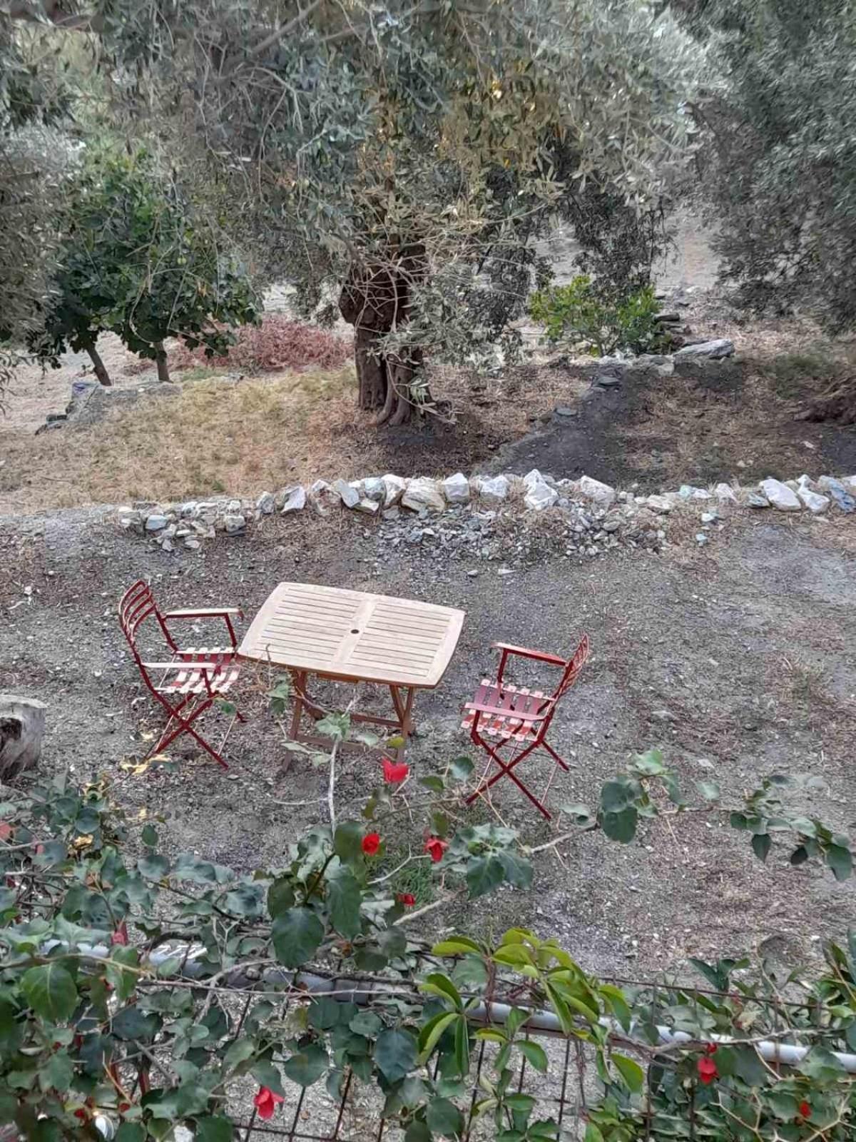 Δωμάτια Κόκκινος Πύργος Plomari Exterior foto